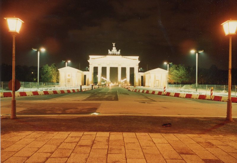 La Porta di Brandeburgo subito dopo la caduta del Muro © il Deutsch-Italia