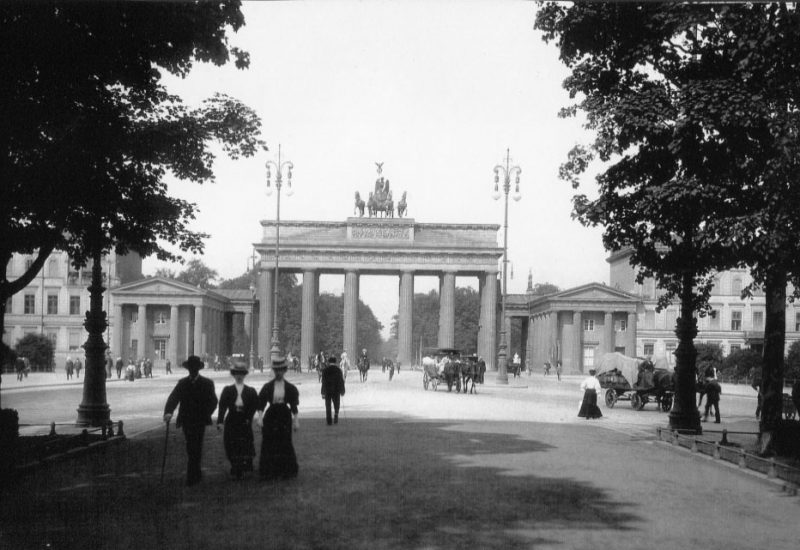 Brandenburger Tor nei primi del '900 © il Deutsch-Italia